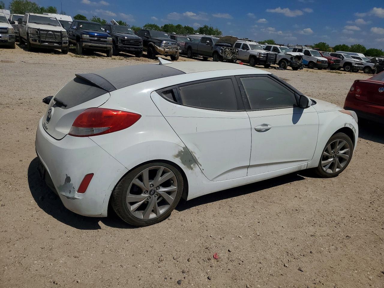 2016 Hyundai Veloster Base - Фото 3