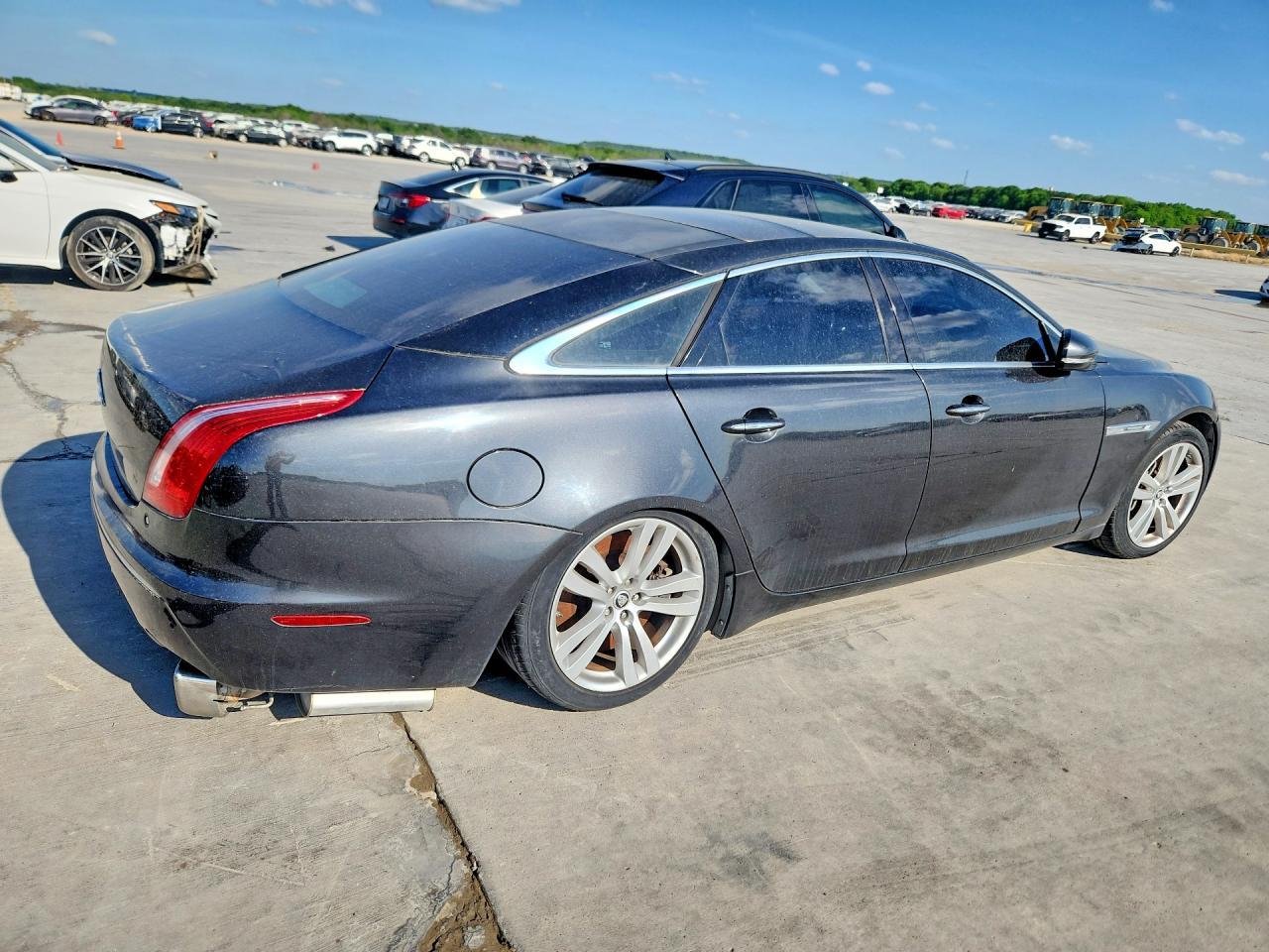 2012 Jaguar Xj Supercharged - Image 3