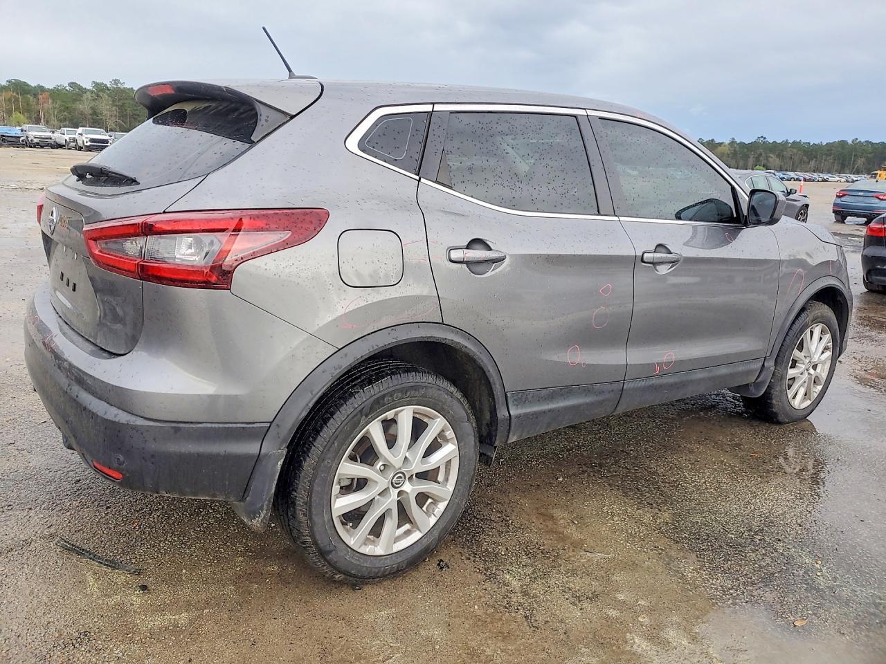 2021 Nissan Rogue Sport S - Image 3