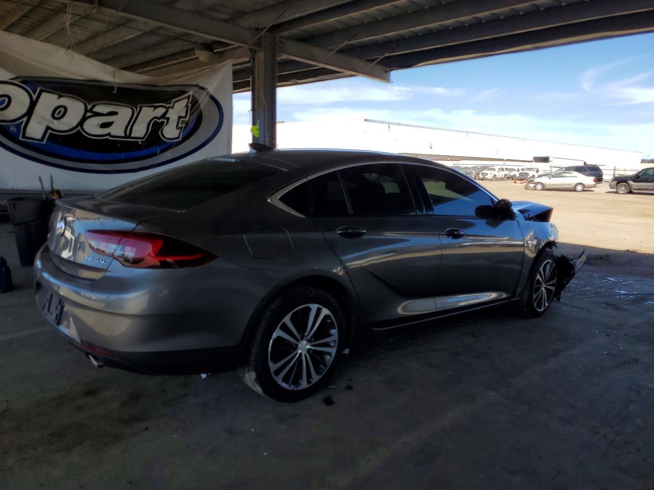 2018 Buick Regal Essence - Image 3