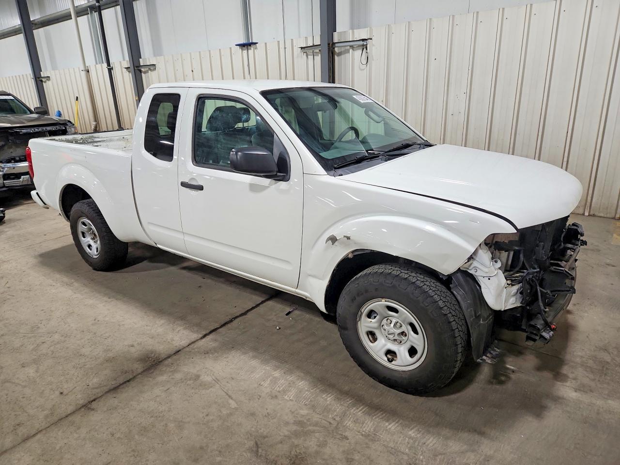 2017 Nissan Frontier S - Фото 4