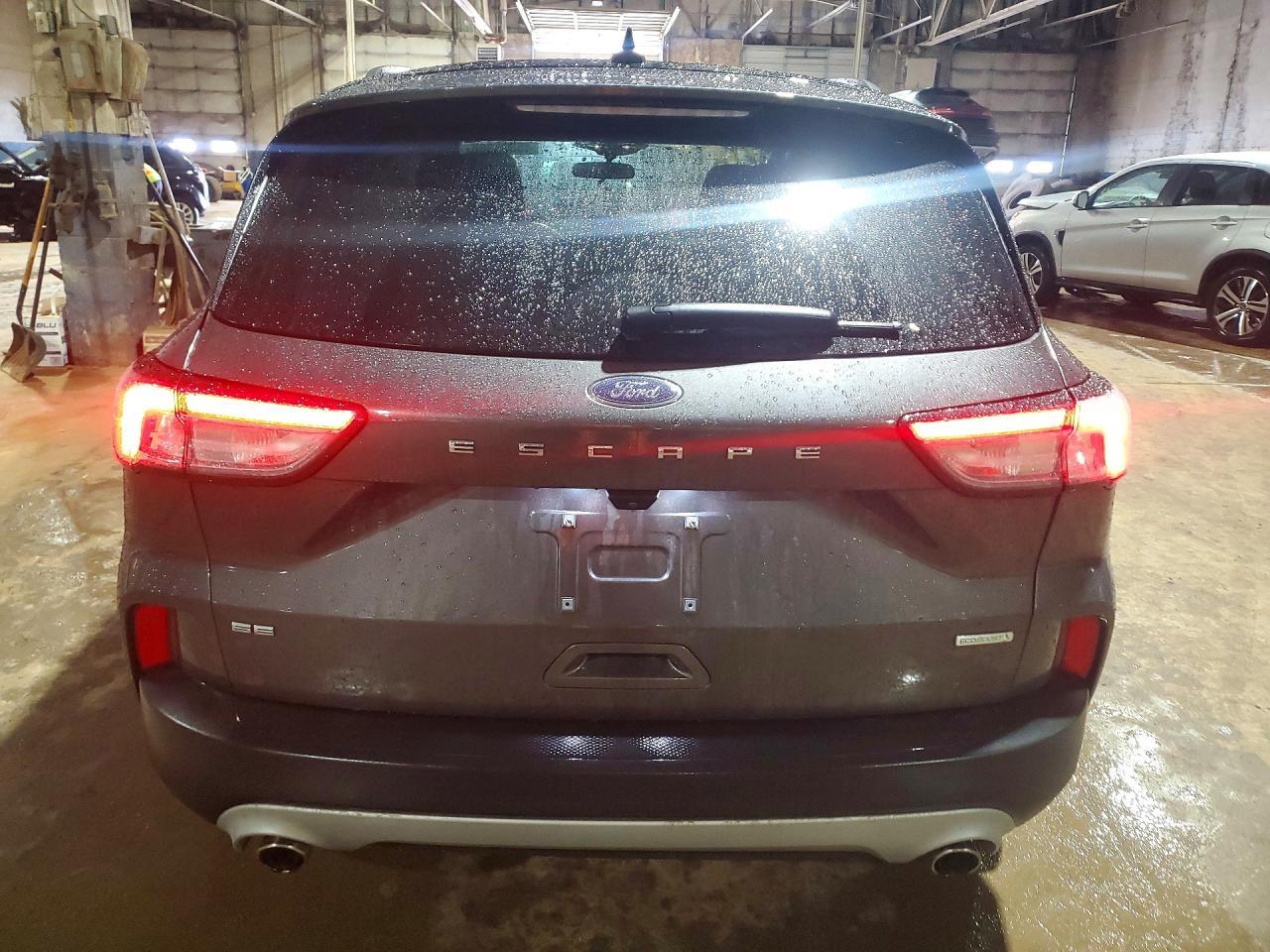 2020 Ford Escape Se - Фото 6
