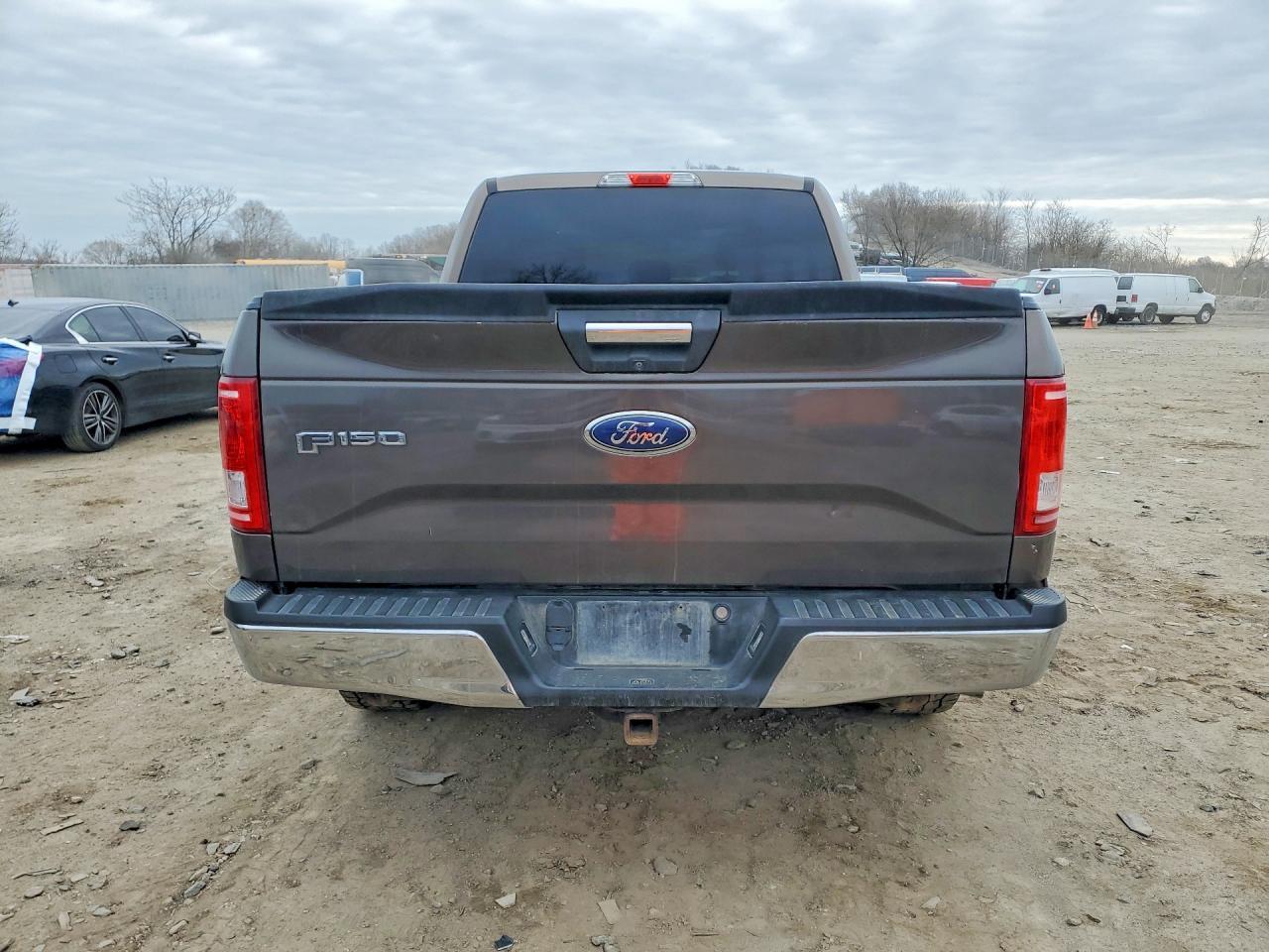 2015 Ford F150 Super Cab - Фото 6