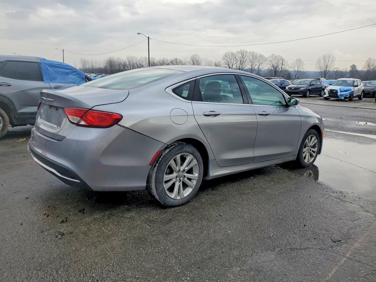 2016 Chrysler 200 Limited - Фото 3