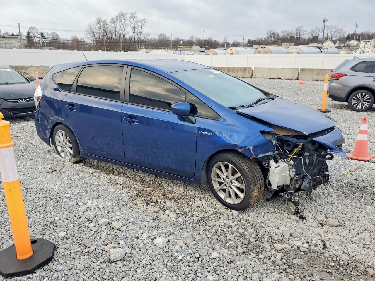2012 Toyota Prius V Five - Image 4