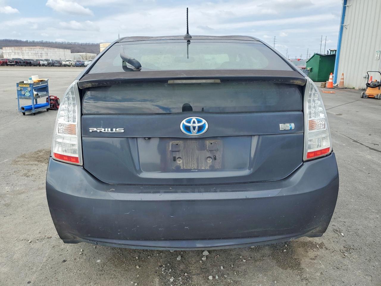 2010 Toyota Prius V - Фото 6