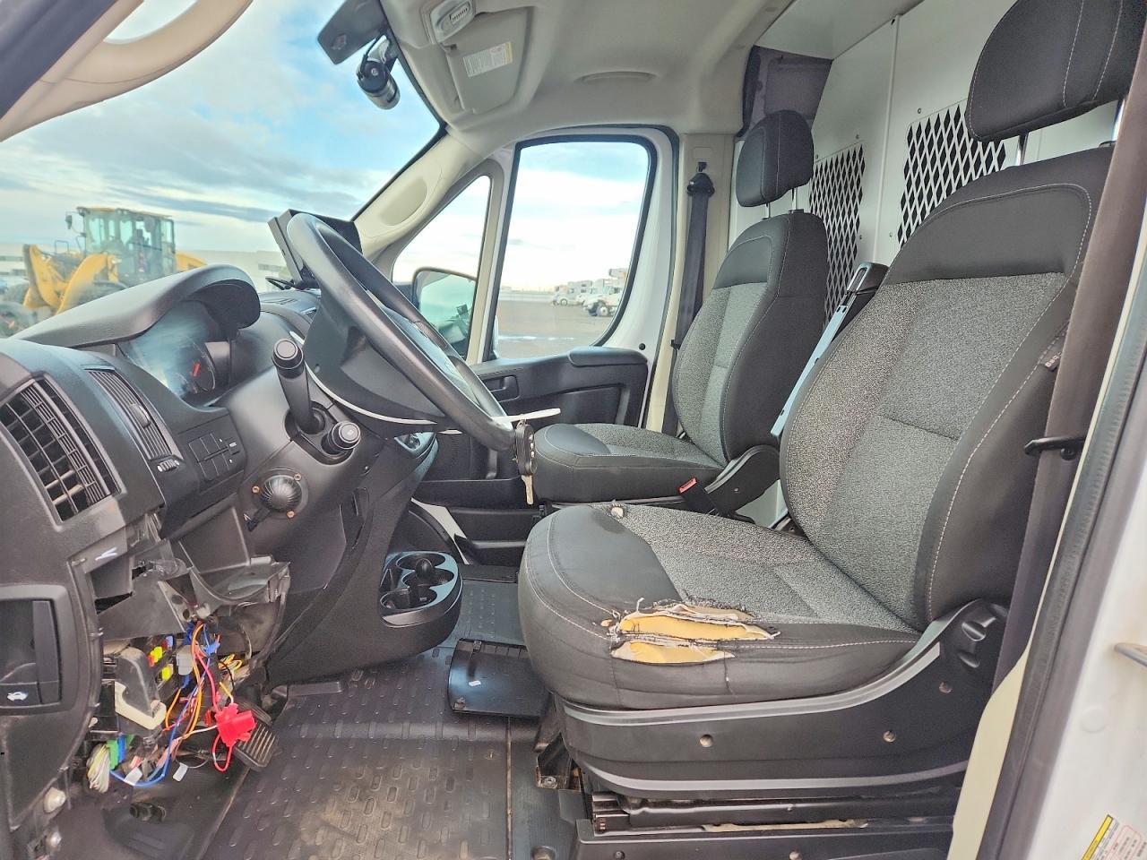 2019 Ram Promaster 2500 Delivery Van - Фото 7