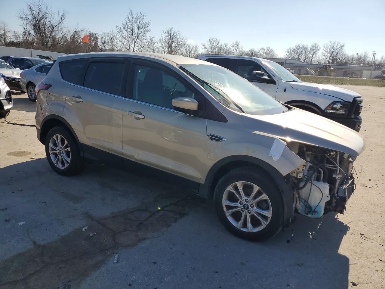 2017 Ford Escape Se - Фото 4