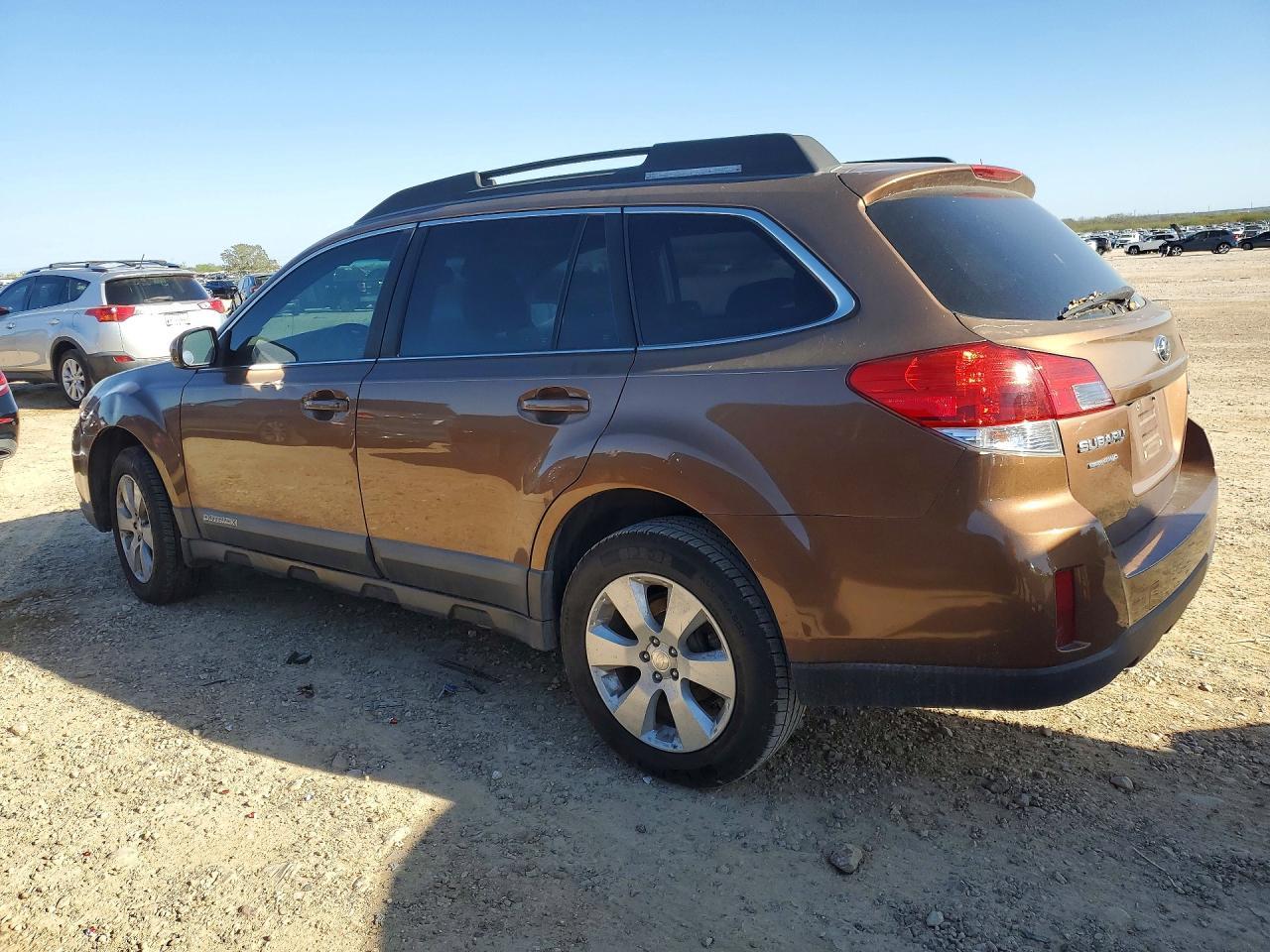 2011 Subaru Outback 2.5I Premium - Image 2