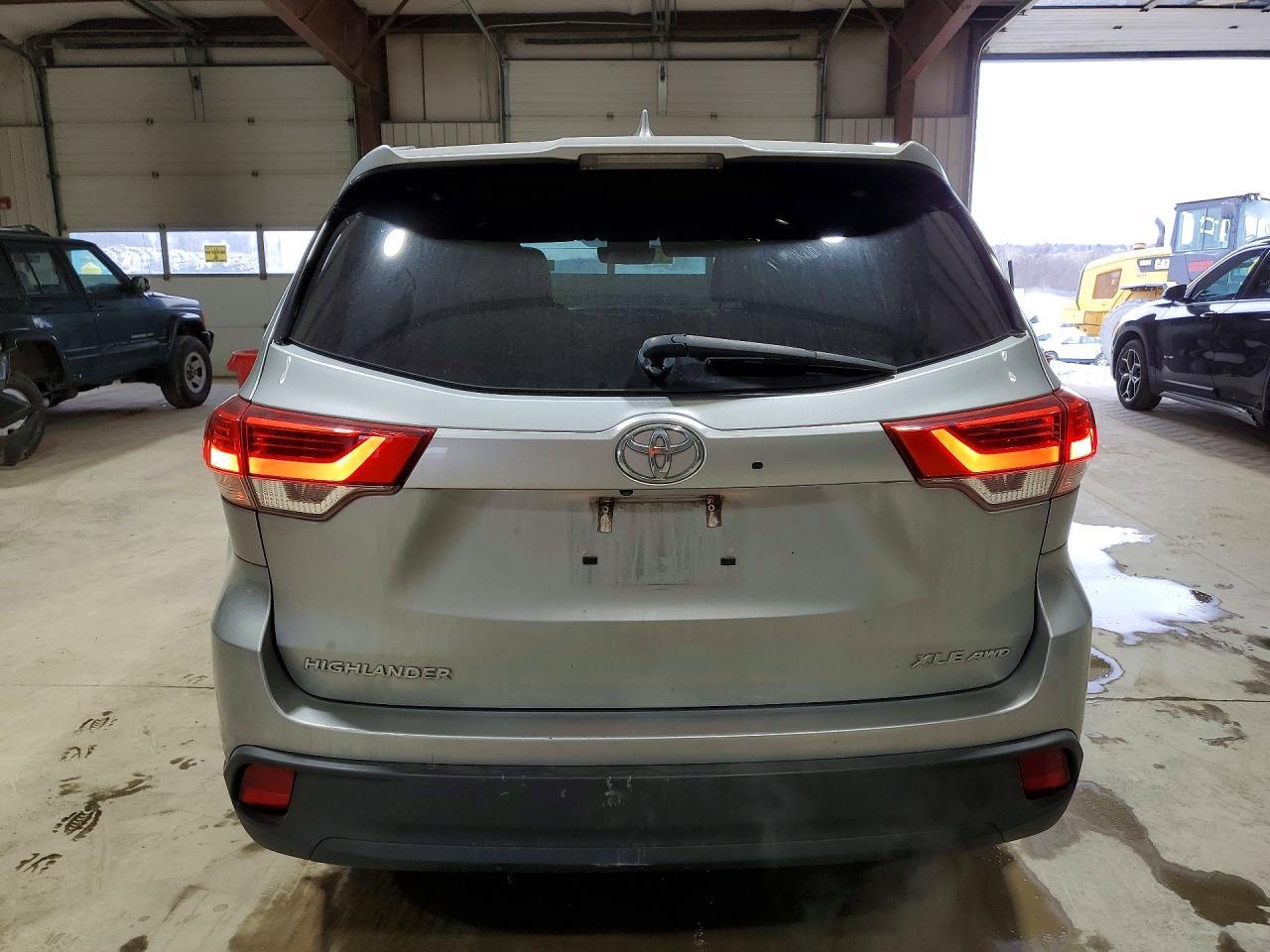 2018 Toyota Highlander Xle - Фото 6