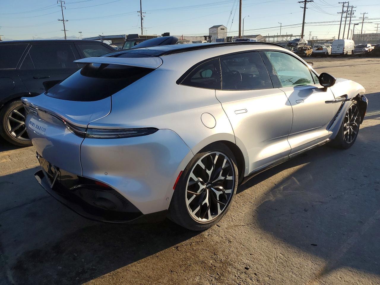 2021 Aston Martin Dbx - Image 3