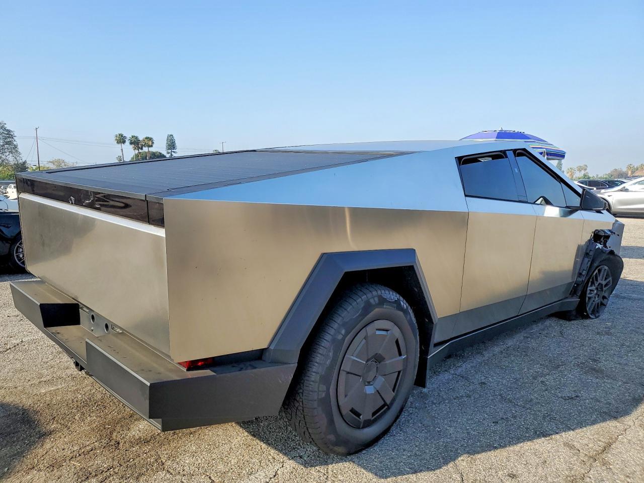 2026 Tesla Cybertruck - Image 3