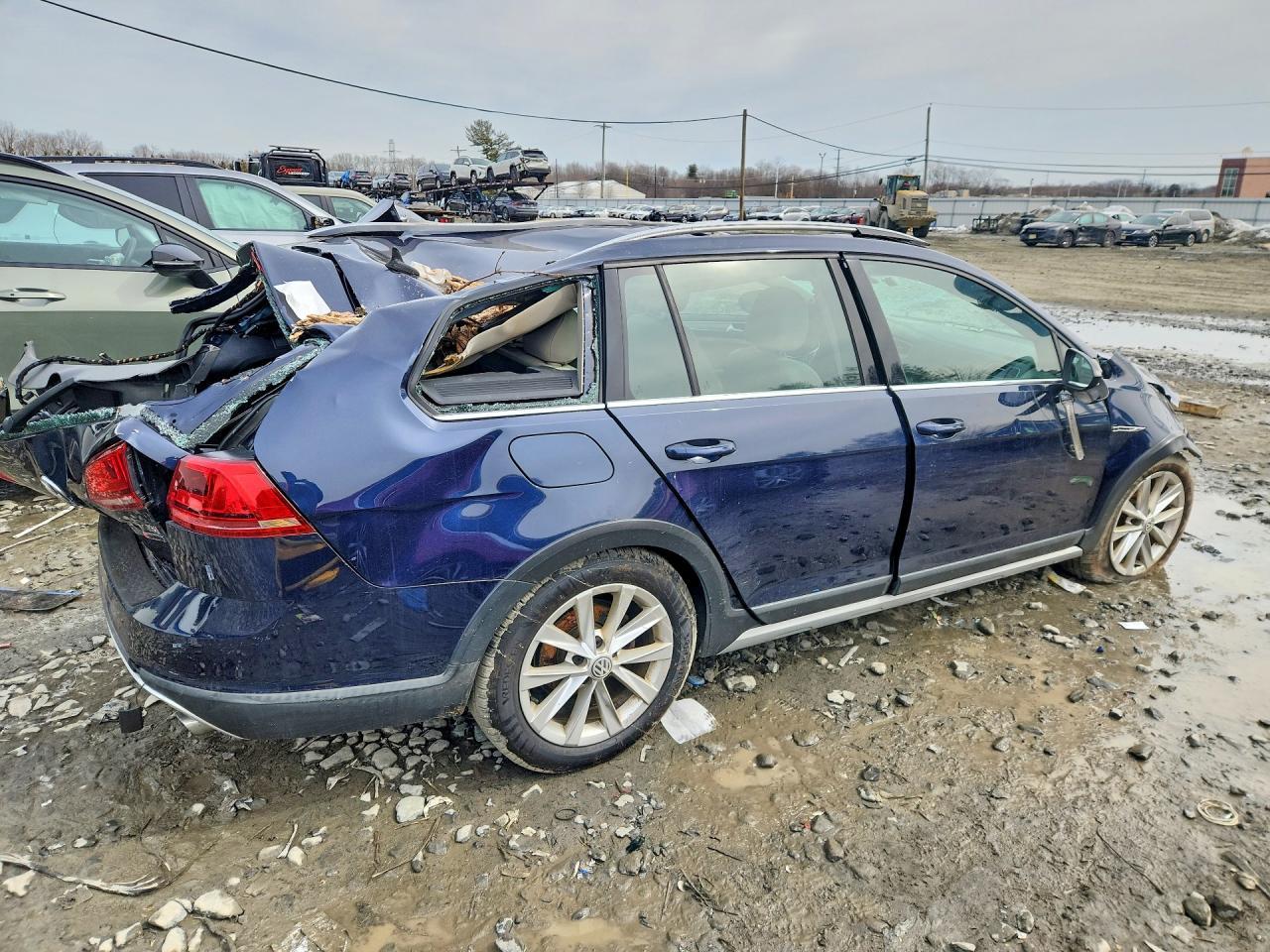 2017 Volkswagen Golf Alltrack S - Image 3