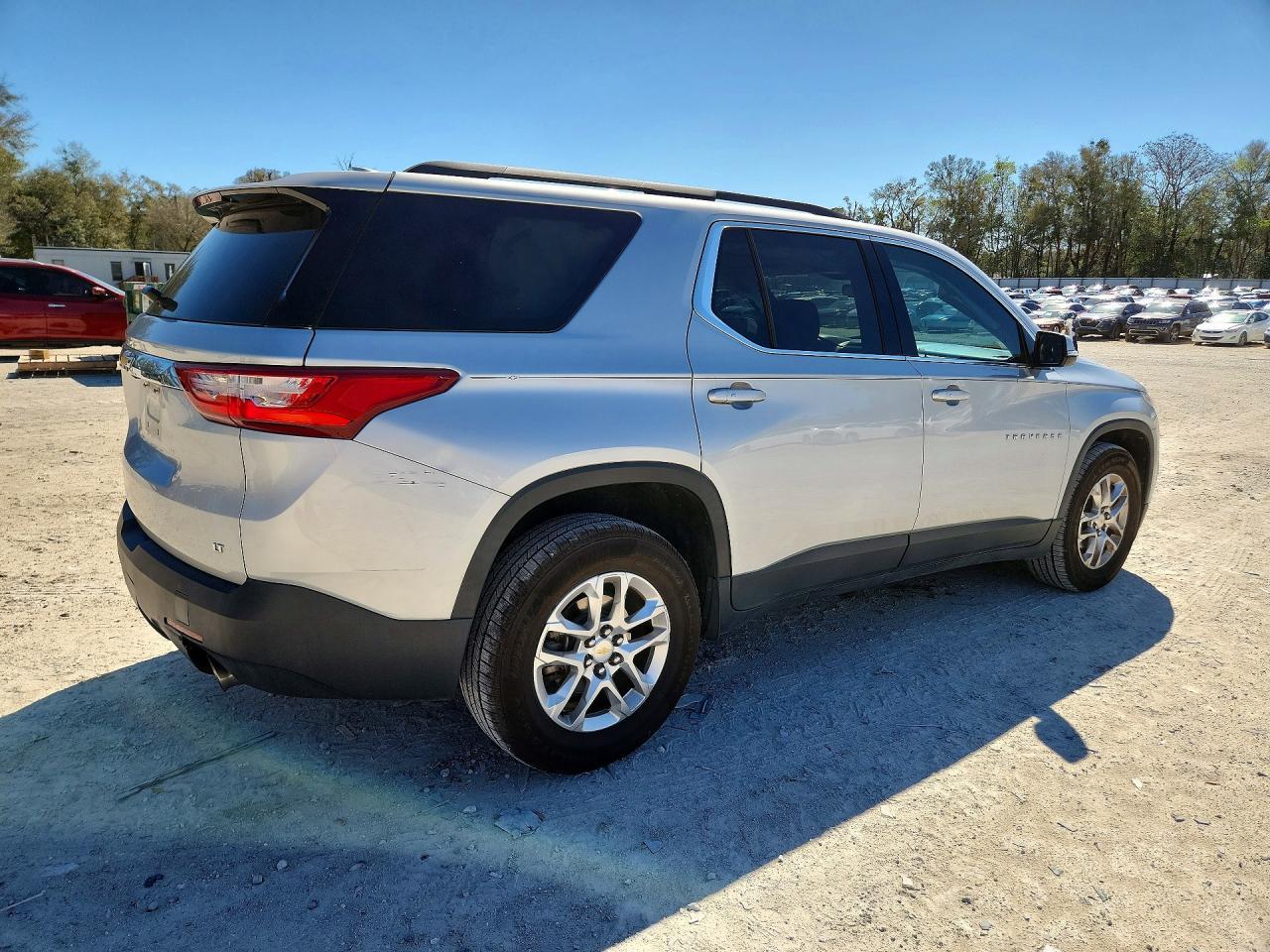 2020 Chevrolet Traverse Lt - Image 3