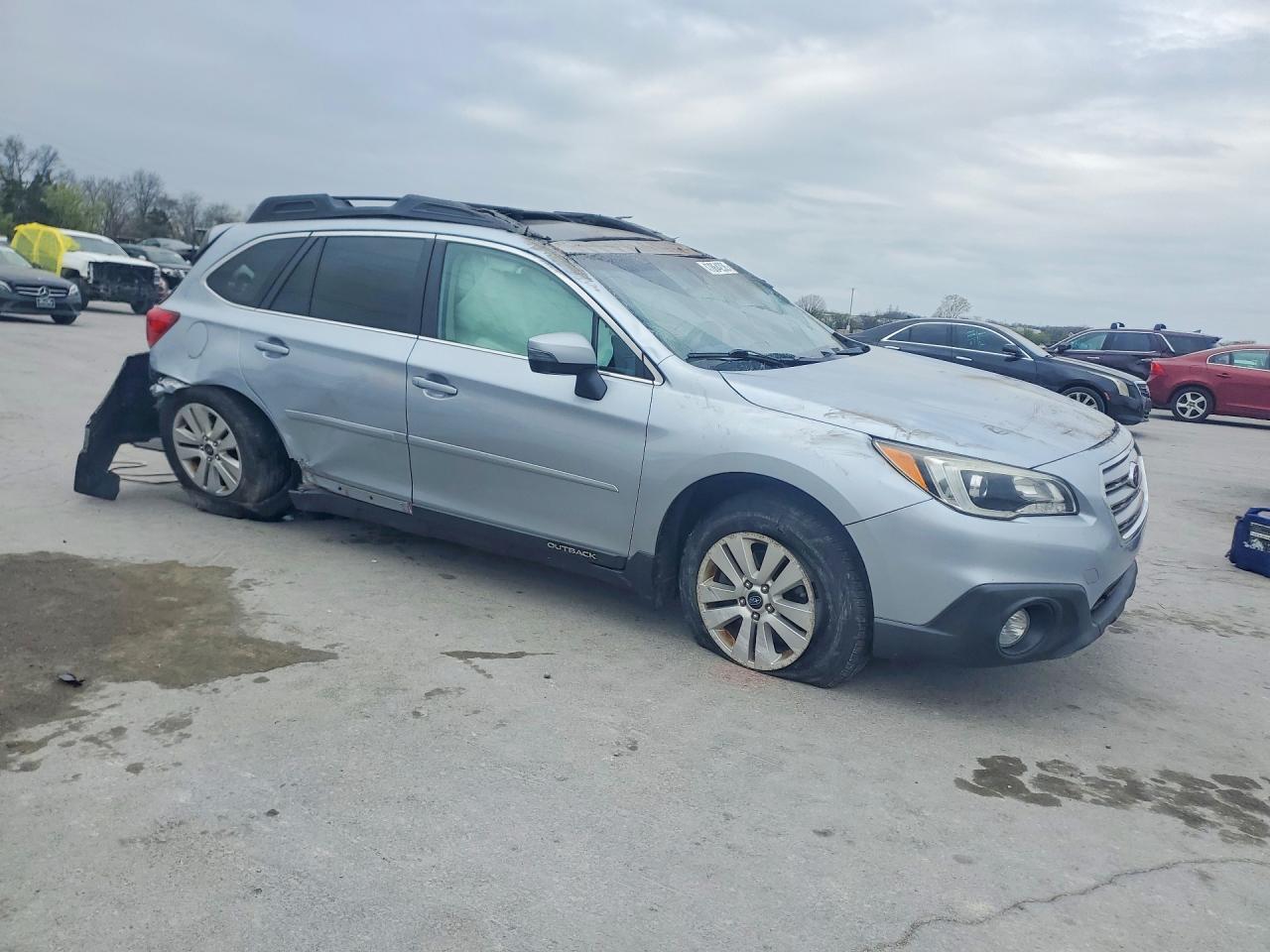 2016 Subaru Outback 2.5I Premium - Image 4