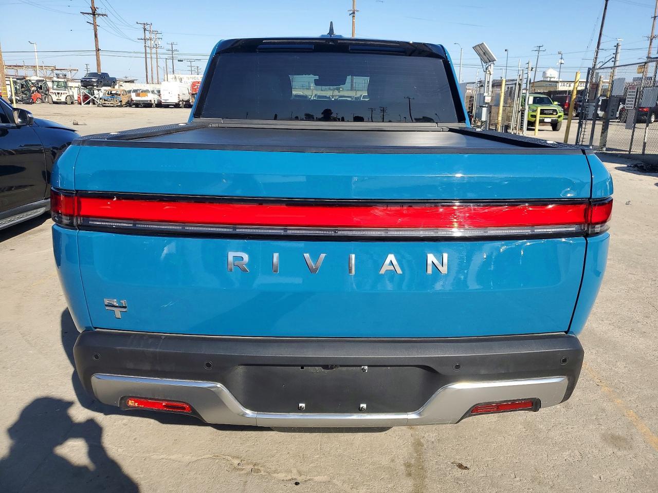 2025 Rivian R1T Adventure - Image 6