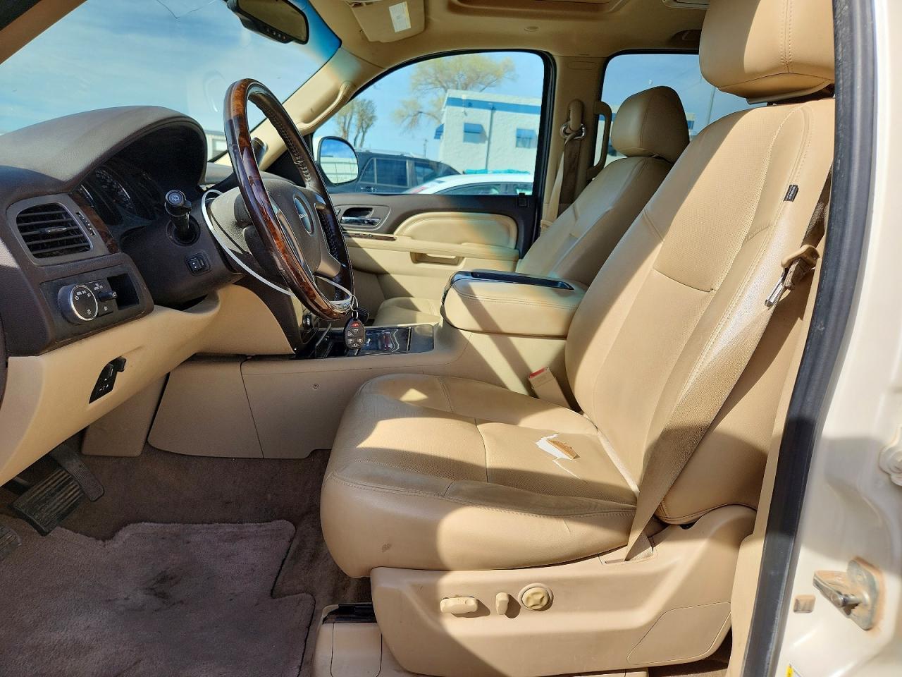2013 GMC Yukon Denali - Image 7