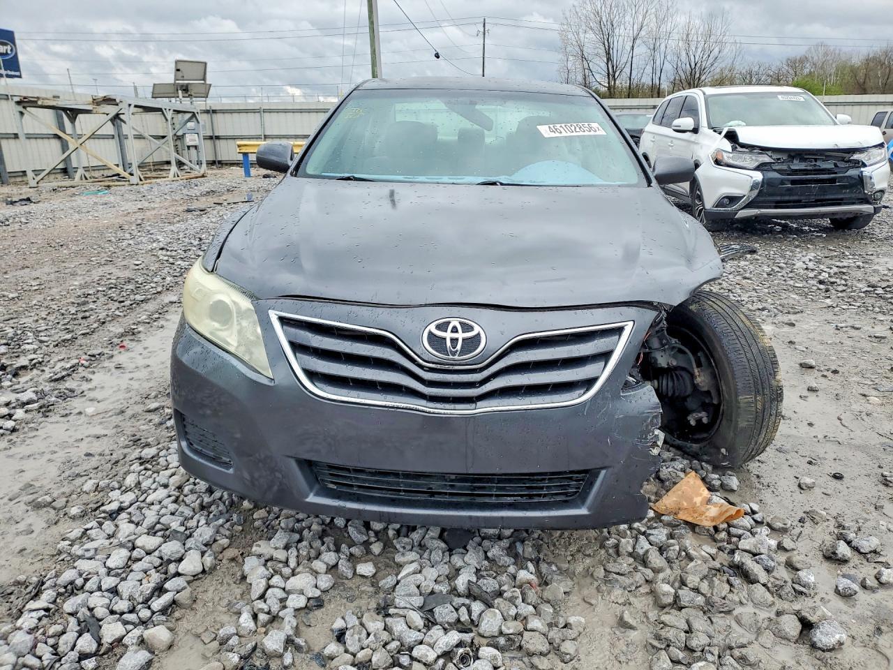 2011 Toyota Camry Le - Фото 5