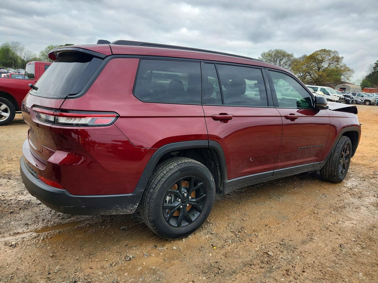 2024 Jeep Grand Cherokee L Laredo - Image 3
