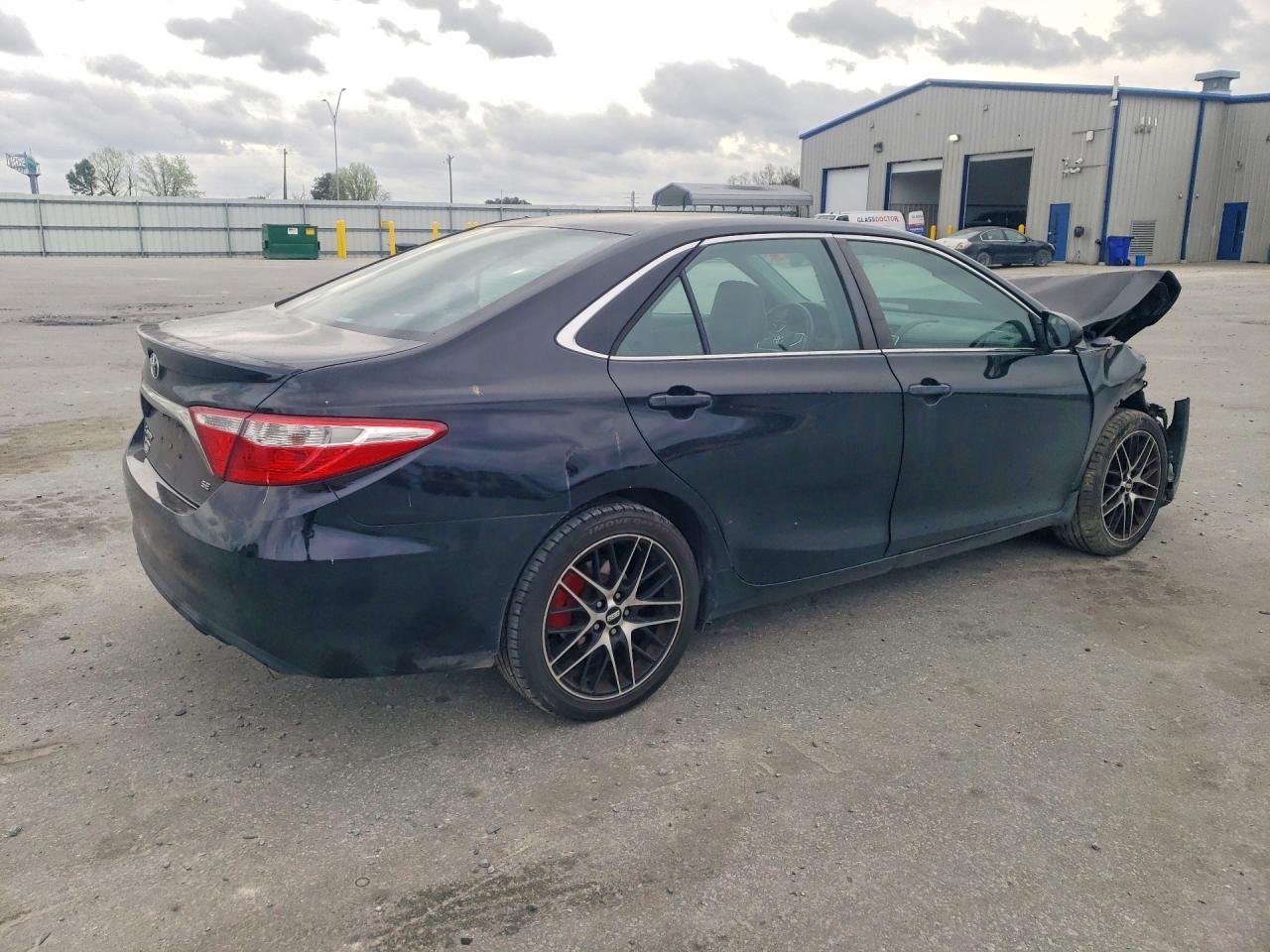 2015 Toyota Camry Se - Фото 3