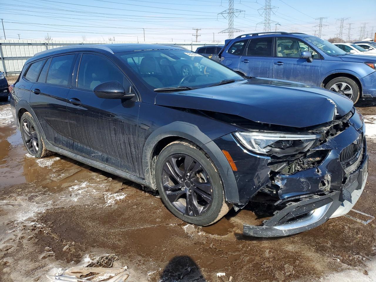 2018 Buick Regal Tourx Essence - Image 4