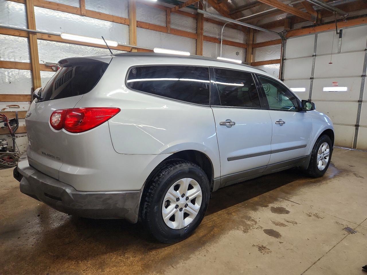 2012 Chevrolet Traverse Ls - Фото 3