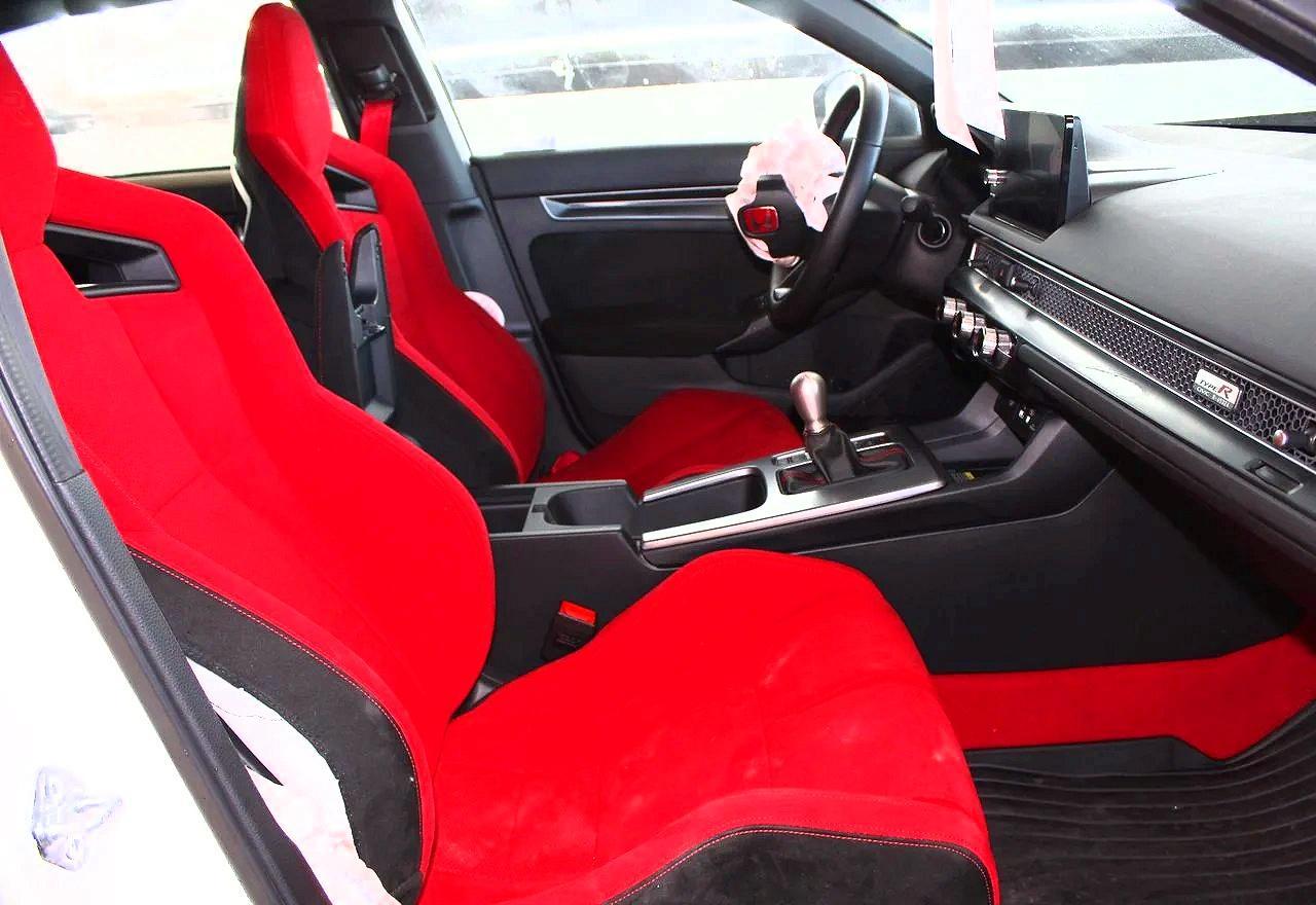 2025 Honda Civic Type-R - Image 5