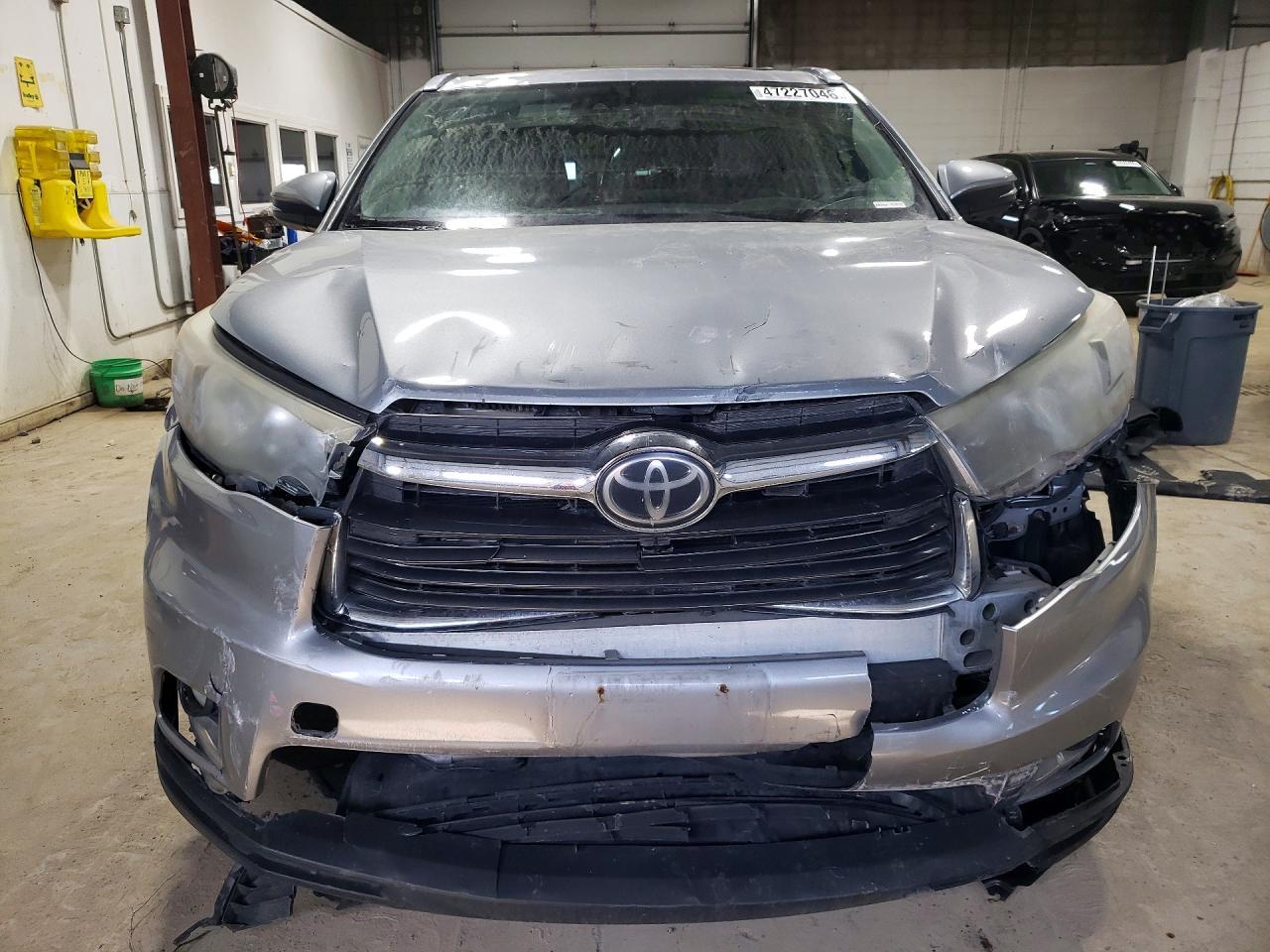 2015 Toyota Highlander Limited Platinum - Image 5