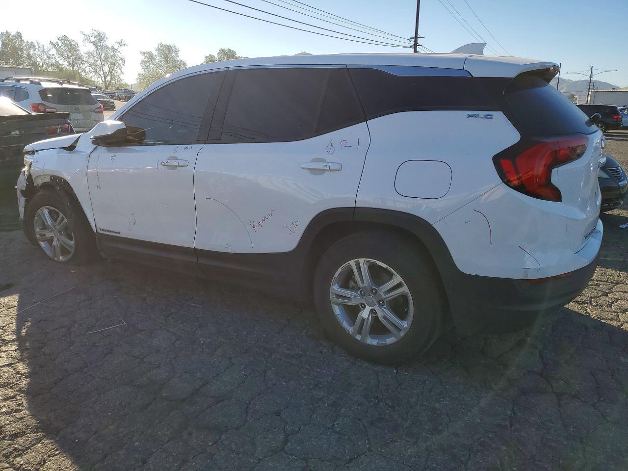 2020 GMC Terrain Sle - Image 2