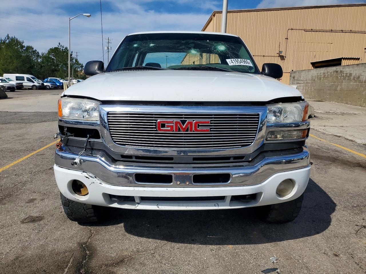 2004 GMC Sierra C2500 Heavy Duty - Фото 5