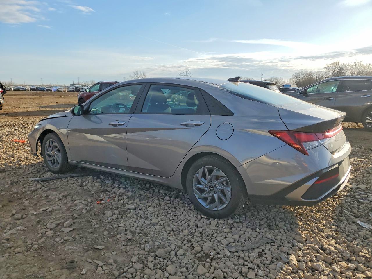 2024 Hyundai Elantra - Image 2