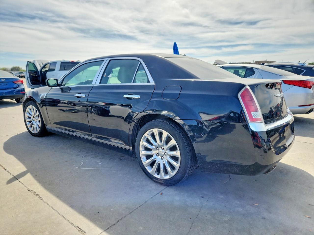 2014 Chrysler 300 - Фото 2