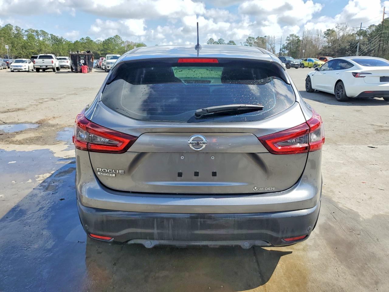 2022 Nissan Rogue Sport S - Image 6