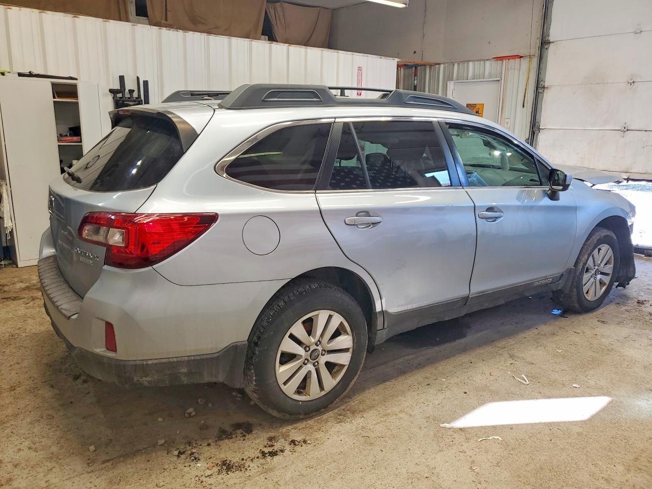 2015 Subaru Outback 2.5I Premium - Фото 3