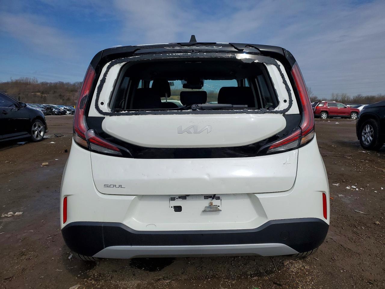 2025 Kia Soul Lx - Image 6