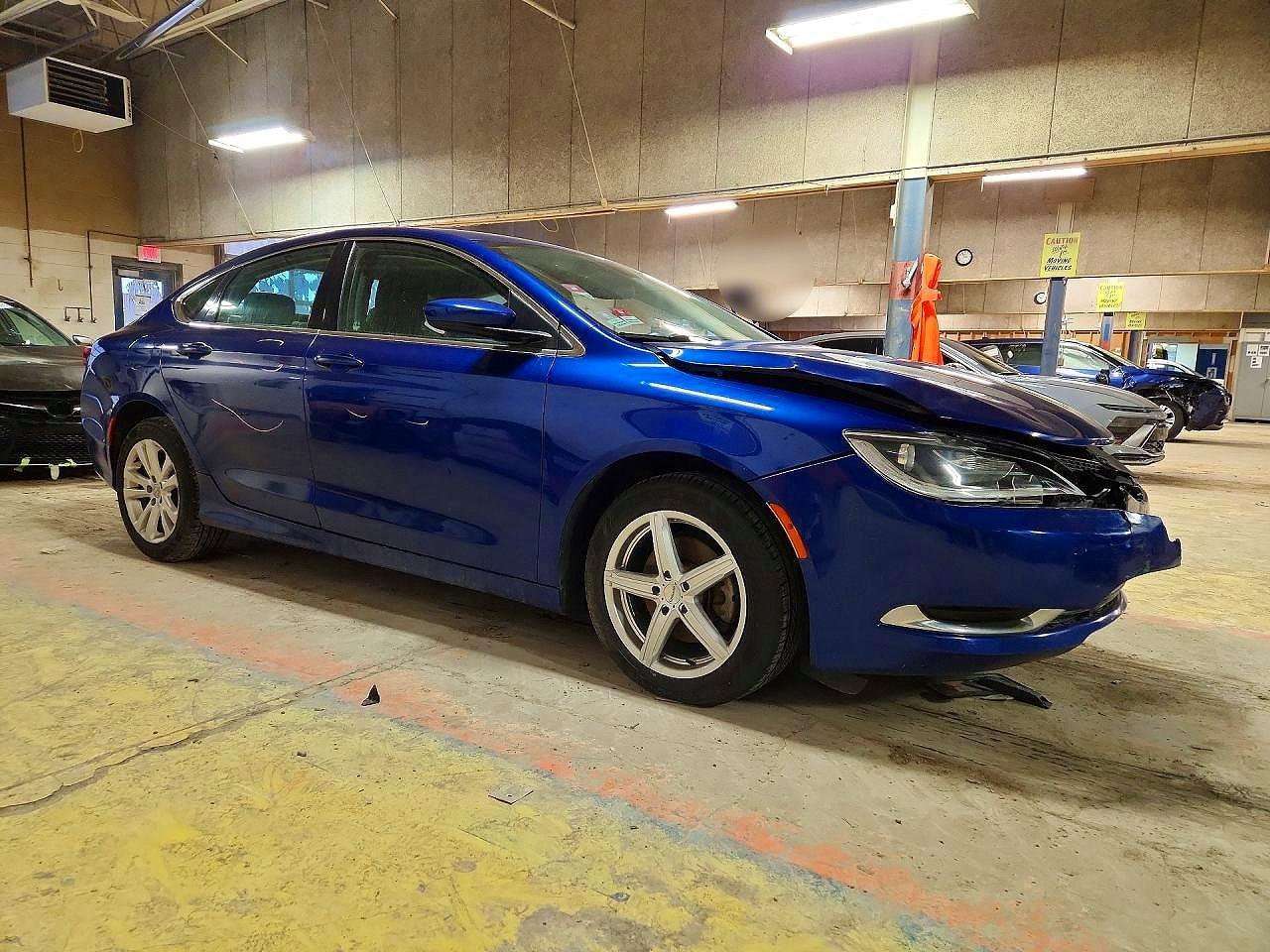 2016 Chrysler 200 Limited - Фото 4