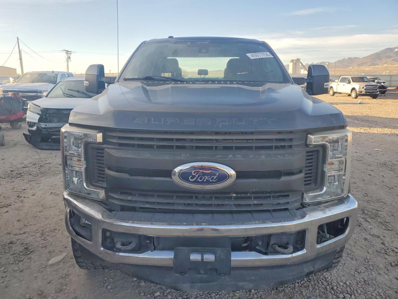 2017 Ford F350 Super Duty - Фото 5