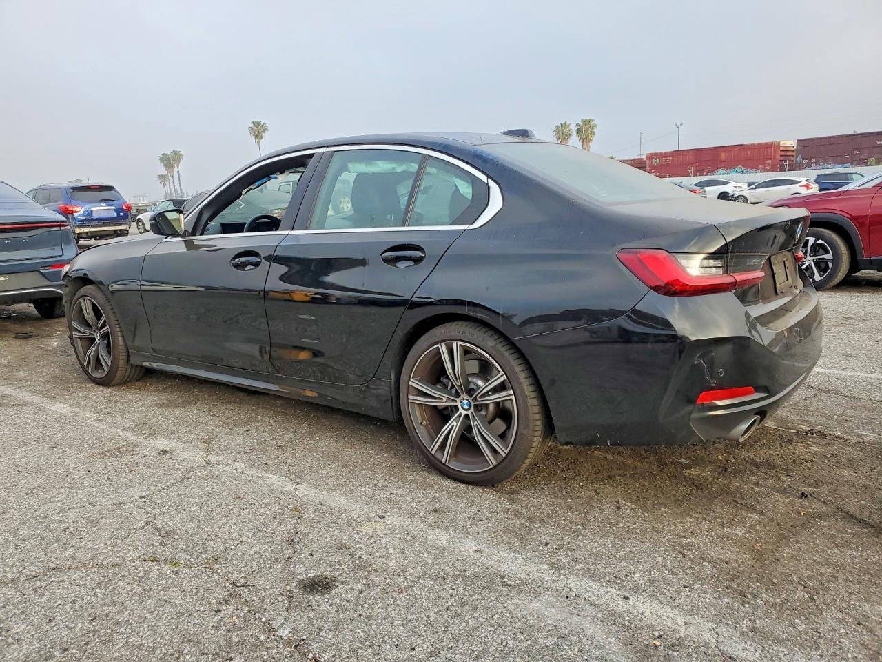 2024 BMW 330I - Фото 2