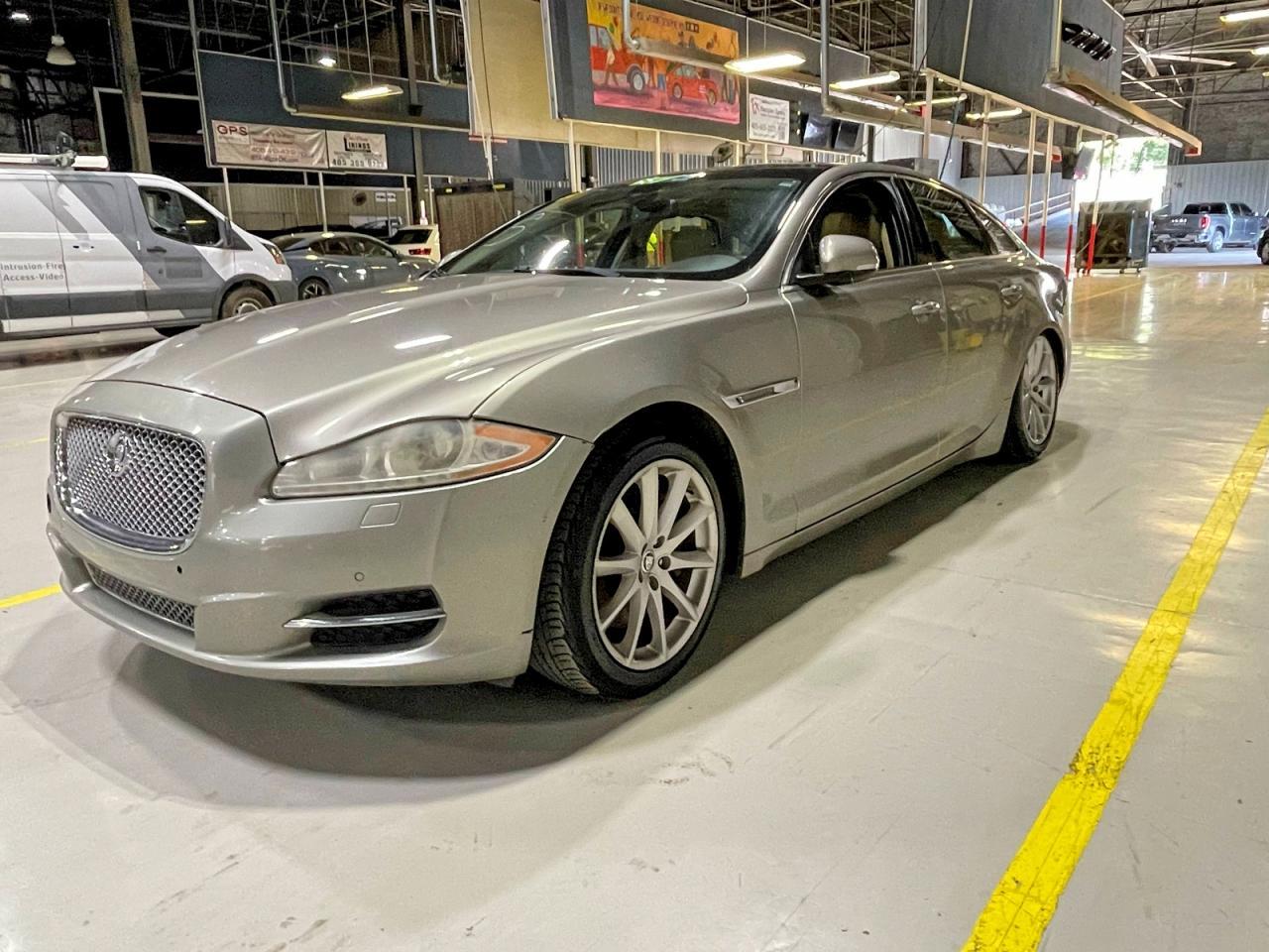 2011 Jaguar Xj - Фото 2