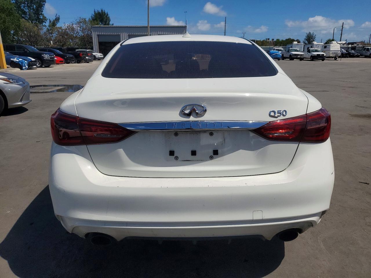 2018 Infiniti Q50 3.0T Luxe - Image 6