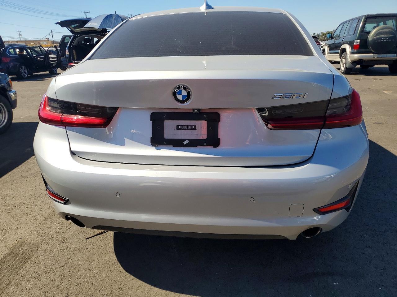 2019 BMW 330I - Фото 6