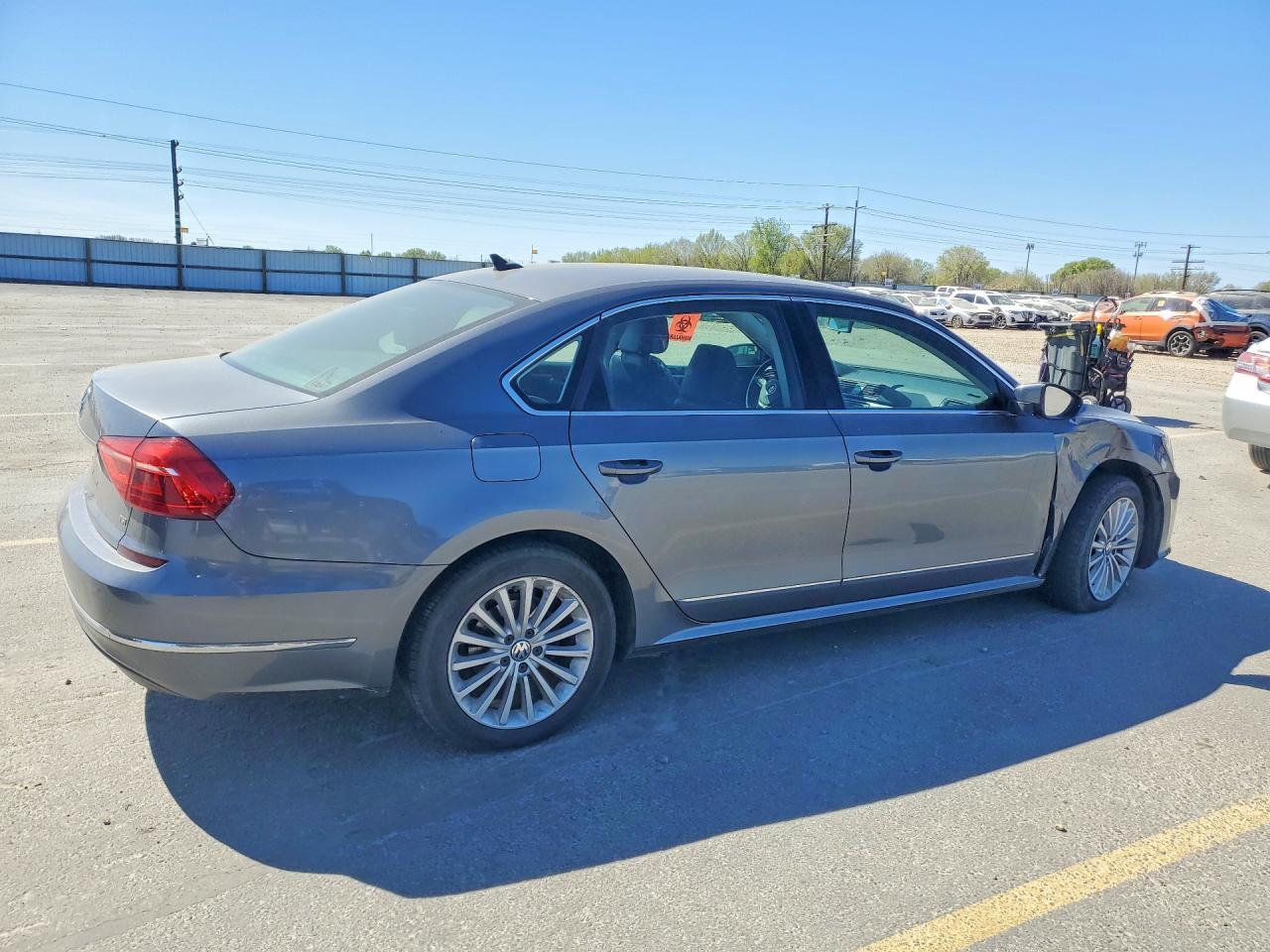 2016 Volkswagen Passat Se - Фото 3