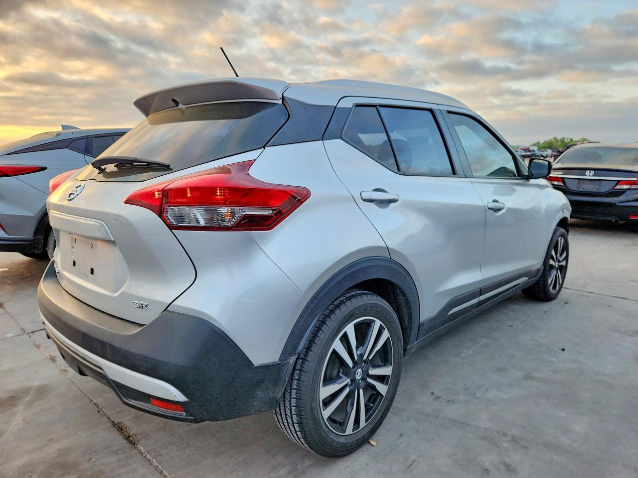 2018 Nissan Kicks Sr - Фото 3