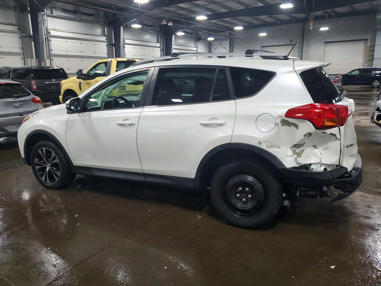 2015 Toyota Rav4 Limited - Фото 2