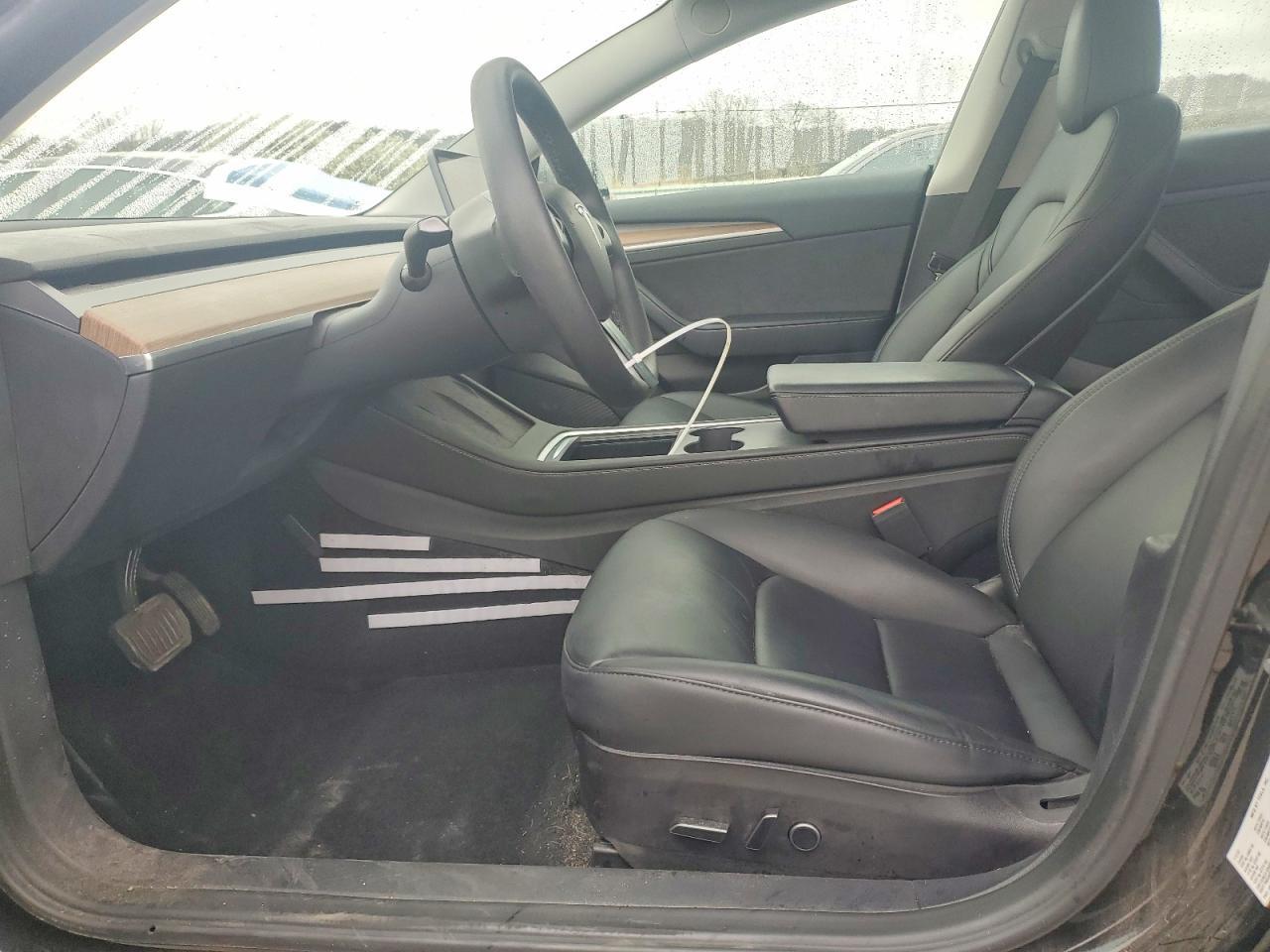 2023 Tesla Model 3 - Image 7