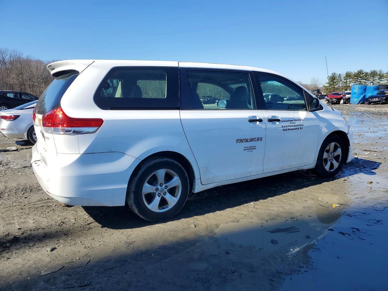 2014 Toyota Sienna Se Premium - Фото 3