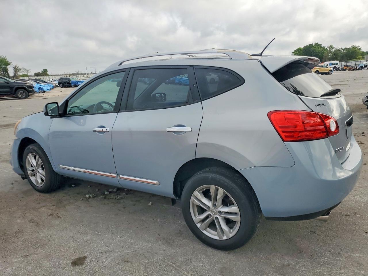 2013 Nissan Rogue S - Фото 2