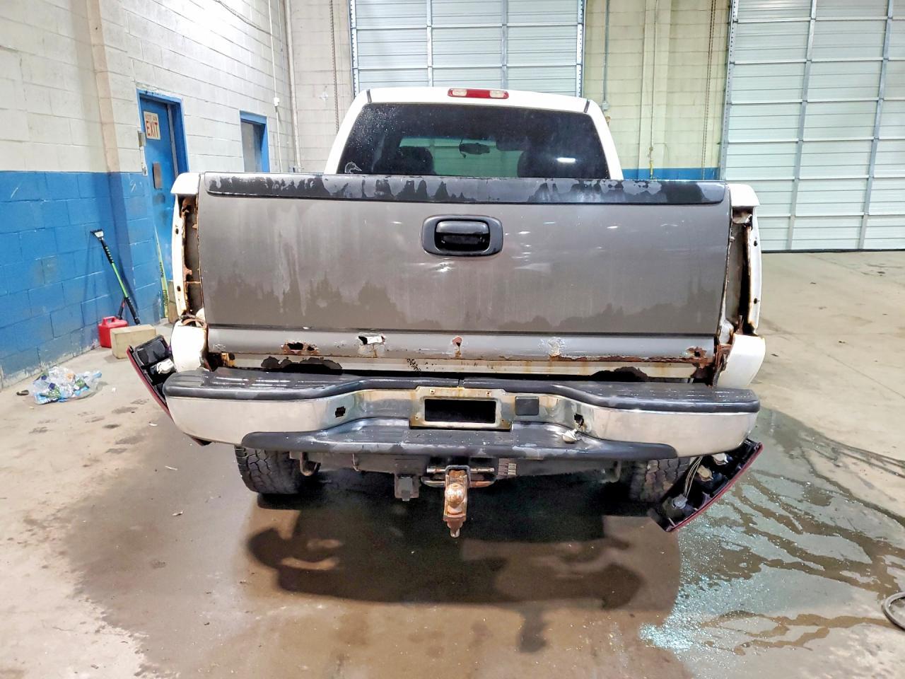 2002 GMC Sierra K2500 Heavy Duty - Image 6