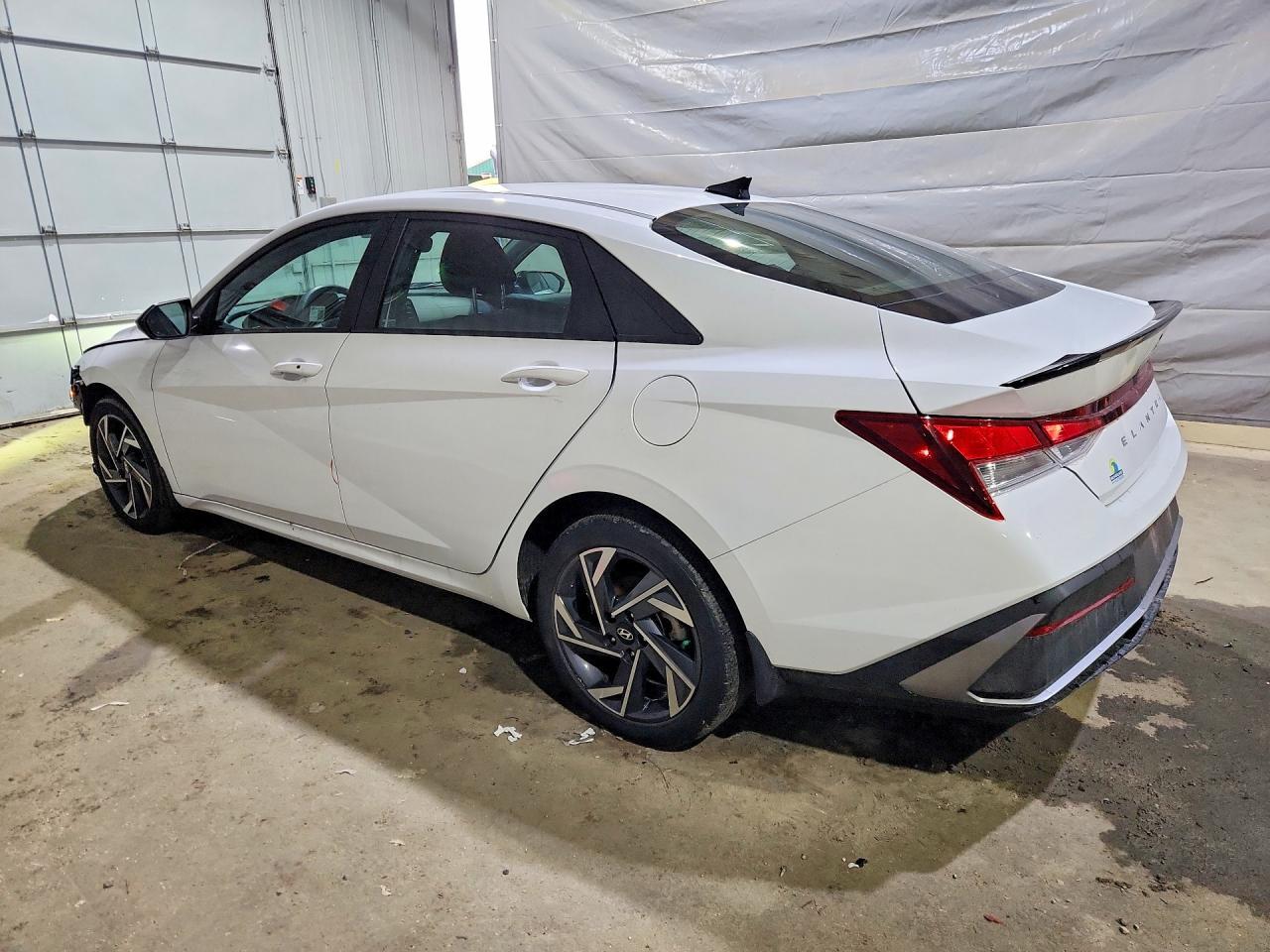 2025 Hyundai Elantra Sel Sport - Image 2