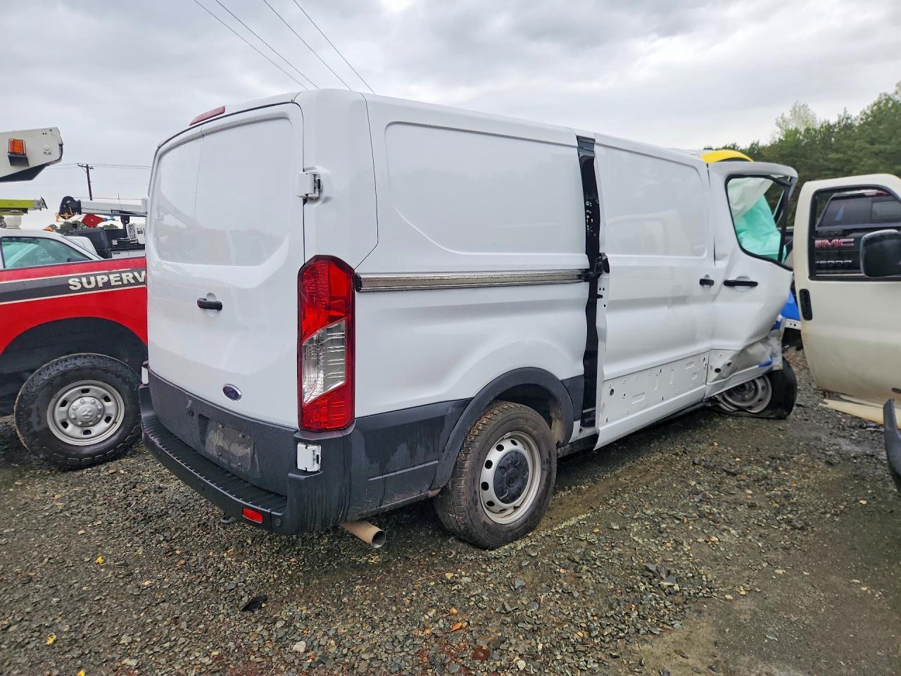2024 Ford Transit 150 Low Roof Delivery Van - Фото 3